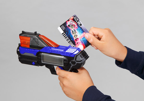 カードリーダー搭載光線銃 スキャンシューティング Vsパック 商品情報 メガトイ メガハウスのおもちゃ情報サイト